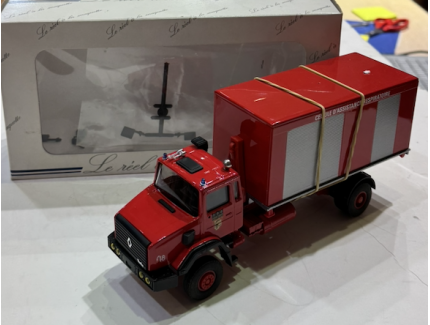CAMION RENAULT TURBO CELLULE D'ASSISTANCE RESPIRATOIR ELIGOR 1/43