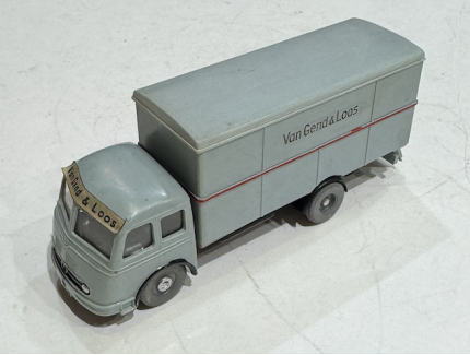 MERCEDES-BENZ LP315 SIKU 1/43