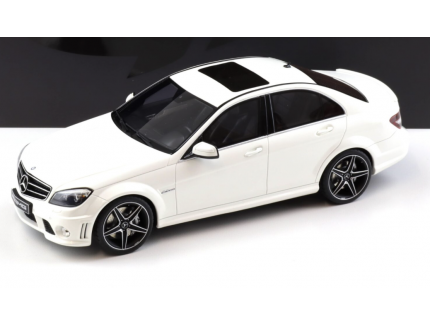 Mercedes C63 AMG W204 Limousine Diamond white 2007 GT SPRIT 1/18