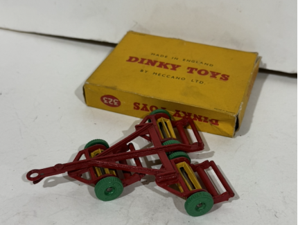 TRIPLE GANG MOWER DINKY TOYS 1/43