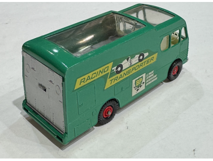 TRANSPORT VOITURE COURSE B.P MATCHBOX 1/64