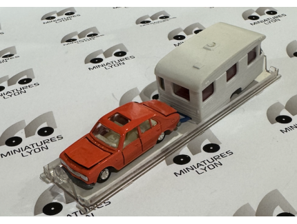 Peugeot 504 + Baronette Digue Caravane – Majorette 1/66