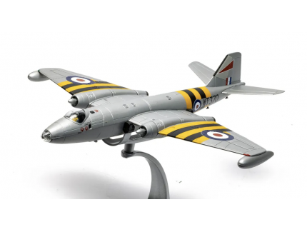 English Electric Canberra B.6 WT370, Wg. Cdr. Paul Mallorie CORGI 1/72