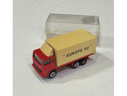 RENAULT CAMION "EUROPE 92" MAJORETTE 1/66
