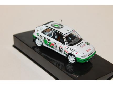 SKODA FELICIA KIT CAR N°16 TOUR DE CORSE 1995 IXO 1/43°