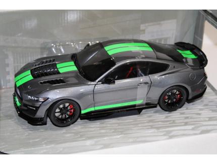 FORD MUSTANG GT500 – CARBONIZED GREY / NEON GREEN STRIPES 2020 - SOLIDO 1/18