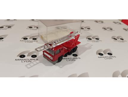 BERNARD POMPIERS ECHELLE ROUGE MAJORETTE 1/87