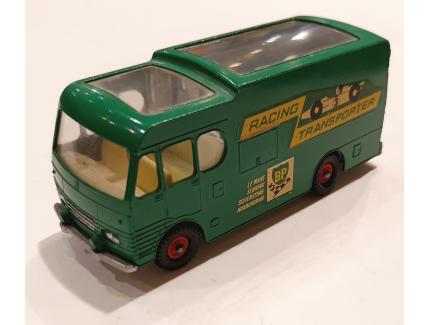 RACING CAR TRANSPORTER MATCHBOX 1/43