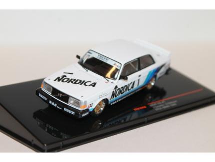 VOLVO 240 N°1 ETCC BRNO 1986 IXO 1/43°