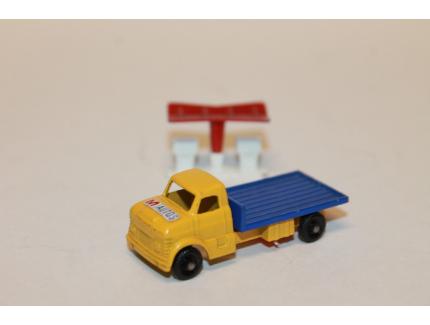 CAMION AVEC POMPE À ESSENCE TUF-TOTS 1/64°