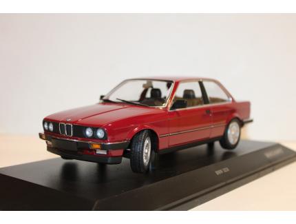 BMW 323i 1982 ROUGE CARMIN MINICHAMPS1/18°