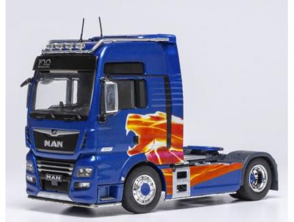 MAN TGX XXL 2020 Bleu avec déco rouge/orange IXO 1/43