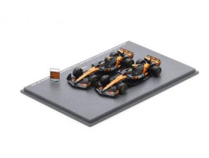 MCLAREN MCL39 N°4 & N°81 Formule 1 Champion Constructeur 2025 Lando Norris & Oscar Piastri SPARK 1/64
