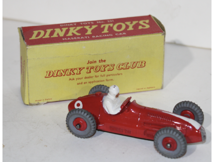 MASERATI RACING CAR DINKY TOYS 1/43