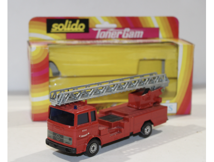 MERCEDES BENZ CAMION SOLIDO 1/43