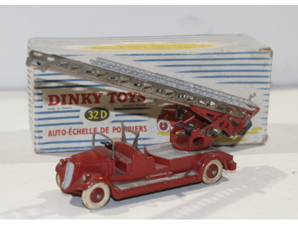 VOITURE DE POMPIER DELAHAYE 1950 DINKY TOYS 1/50°