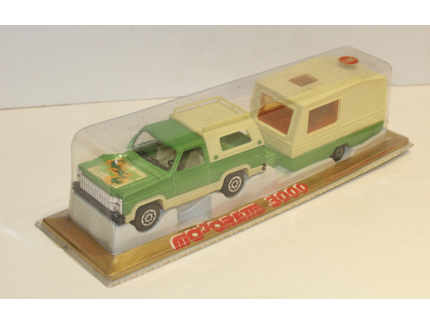 CHEVROLET AVEC CARAVAN MAJORETTE 1/36