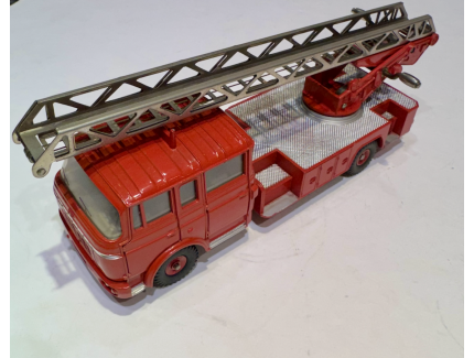 BERLIET GBK 6 POMPIER SUPER DINKY 1/43