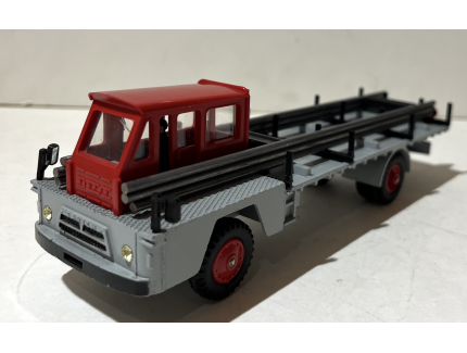 SAVIEM S7 PORTE FERS DINKY TOYS 1/43