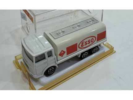 CAMION SAVIEM ESSO MAJORETTE 1/64