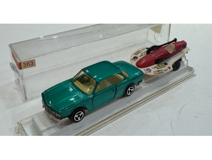 BMW 3.0 CS AVEC BATEAU DE COURSE  MAJORETTE 1/64