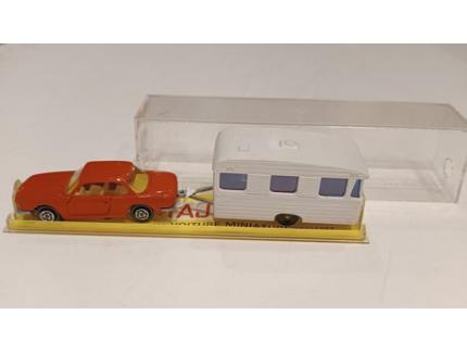 BMW 30 CSI + DIGUE MAJORETTE 1/66