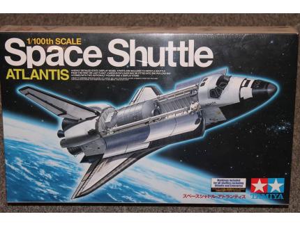 NAVETTE SPATIALE 2011 TAMIYA 1/100°