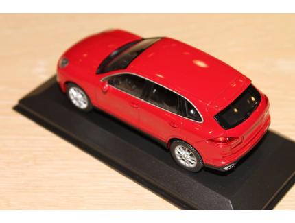 PORSCHE CAYENNE 2014 ROUGE MAXICHAMPS 1/43°