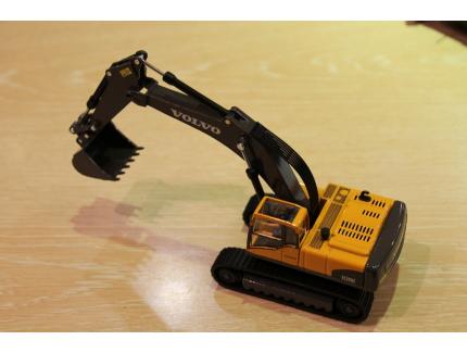 VOLVO EC 290 EXCAVATRICE SIKU 1/50°