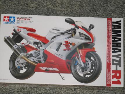 YAMAHA YZF-R1 1997 TAMIYA 1/12°