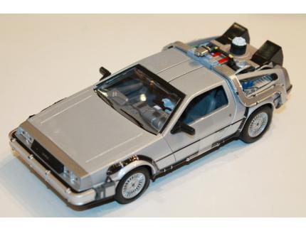 DELOREAN TIME MACHINE RETOUR VERS LE FUTUR WELLY 1/43°