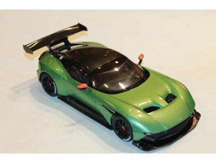 ASTON MARTIN VULCAN 2018 VERT MET AUTO ART 1/18