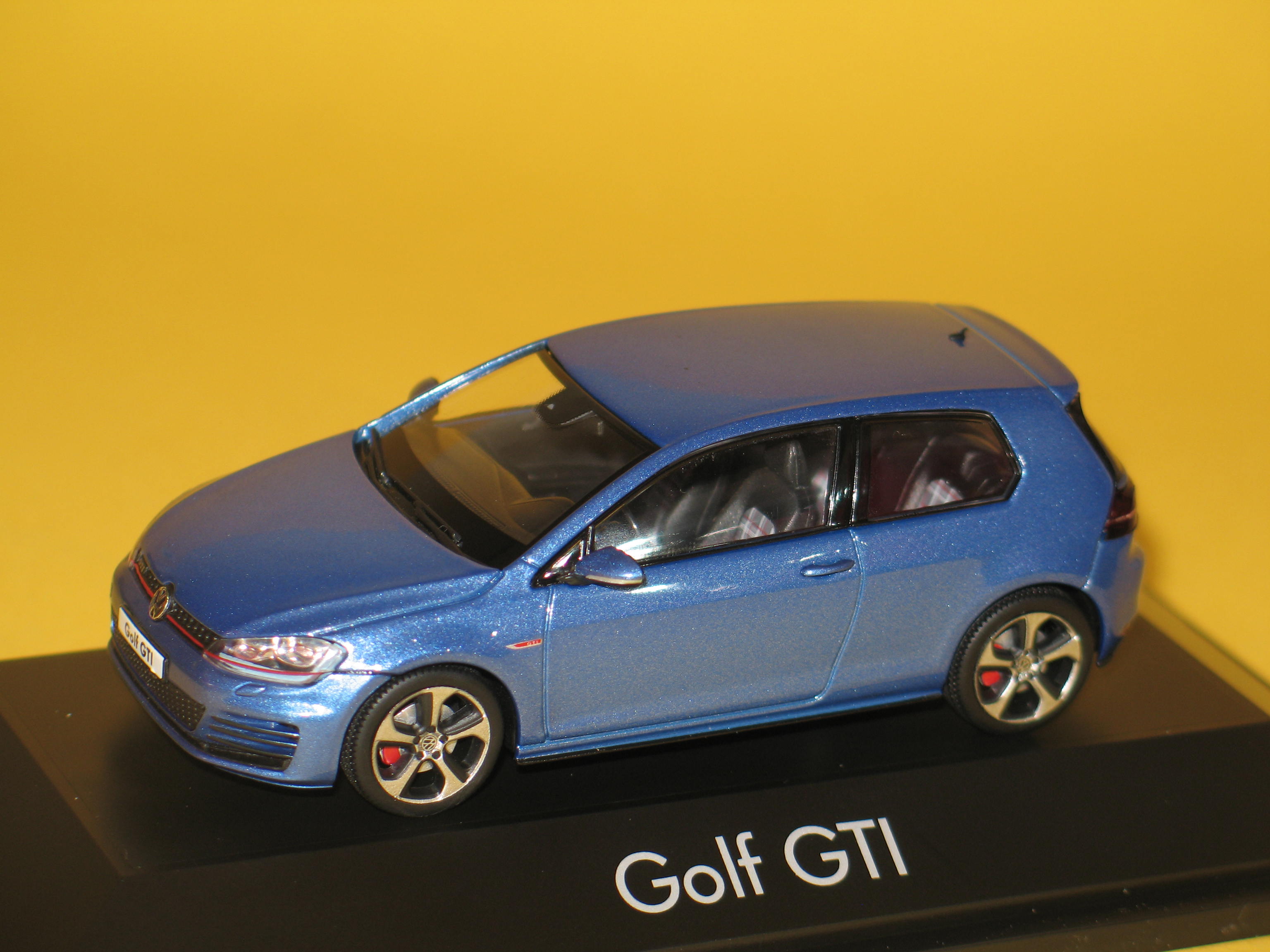 VOLKSWAGEN GOLF VII GTI 3P BLEU 2013 HERPA 1/43°