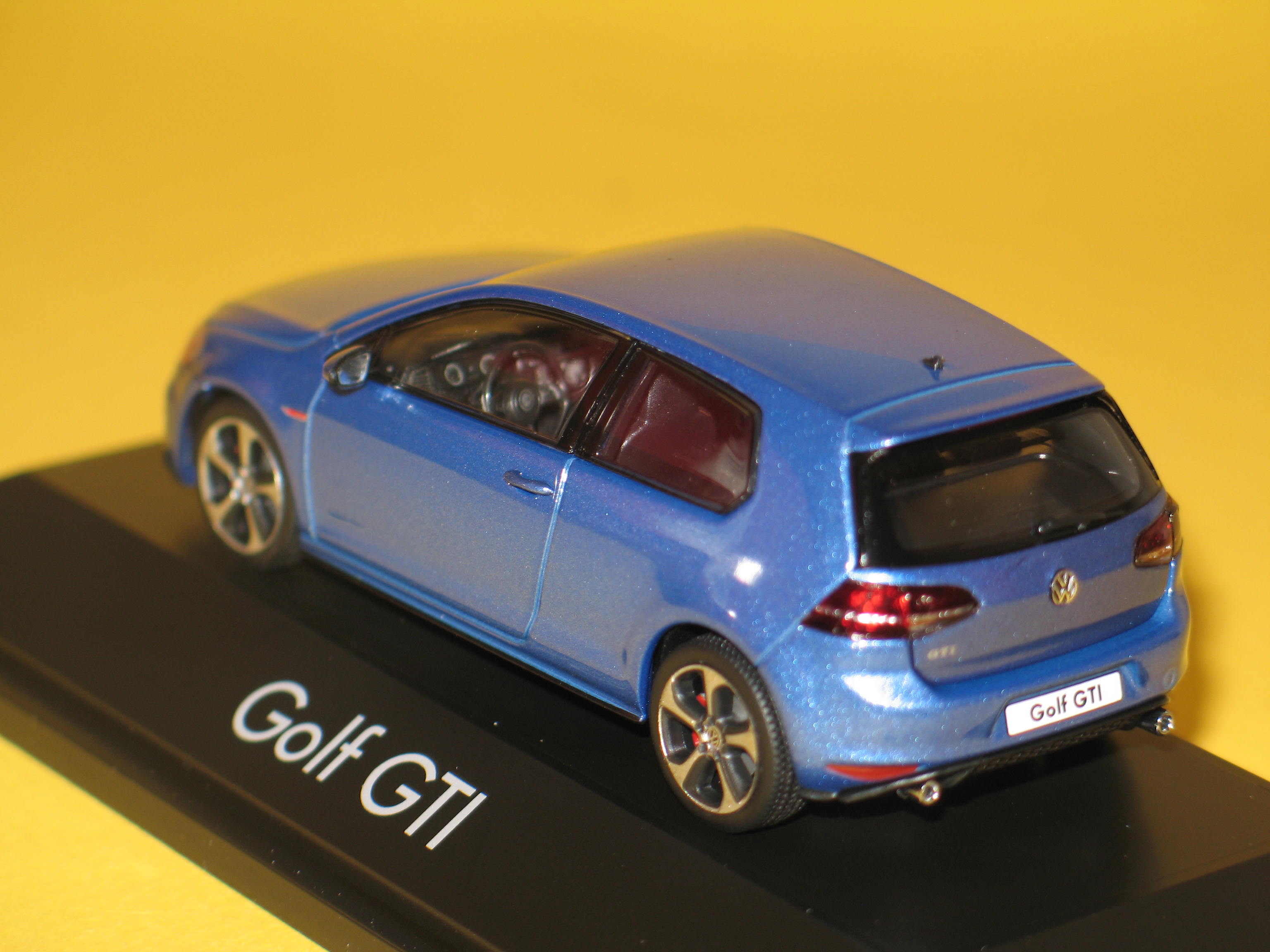 VOLKSWAGEN GOLF VII GTI 3P BLEU 2013 HERPA 1/43°