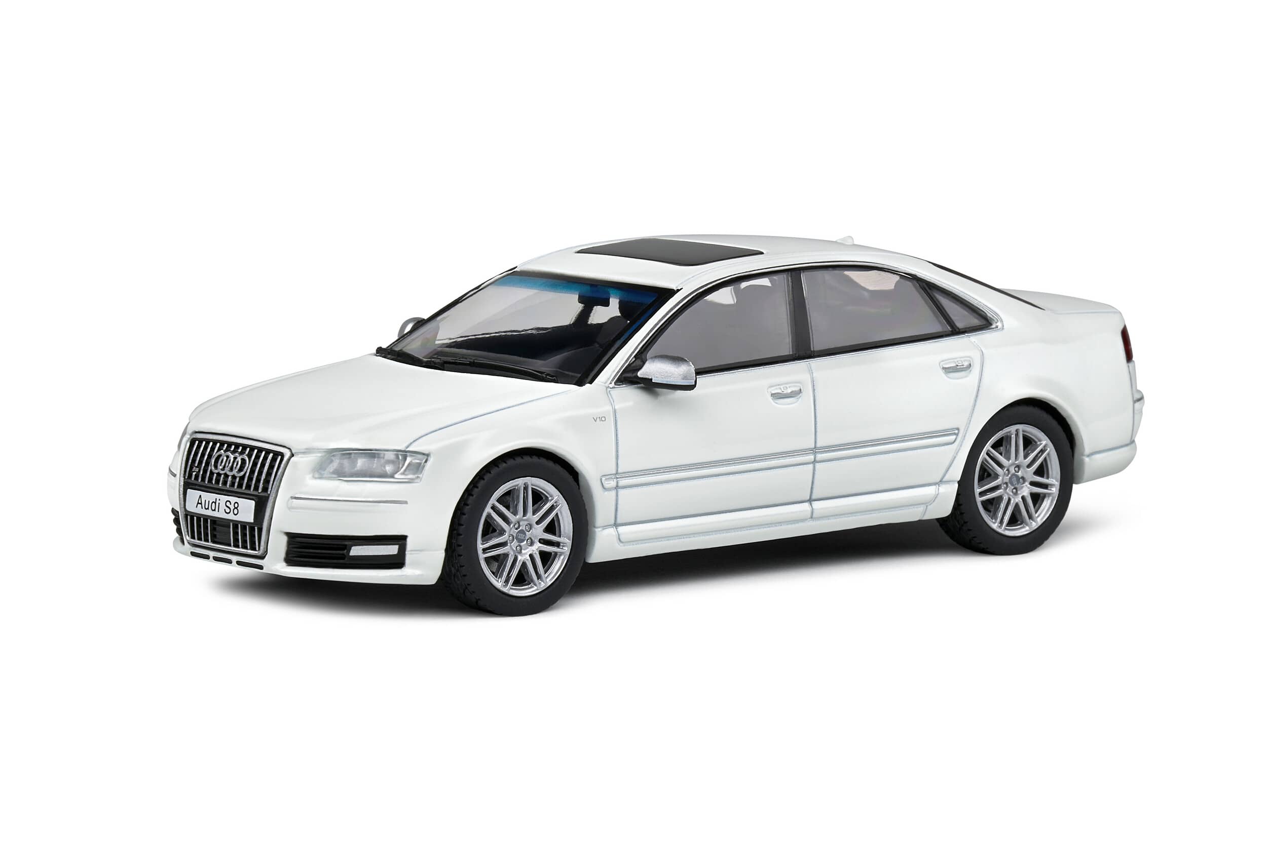 AUDI S8 D3 WHITE