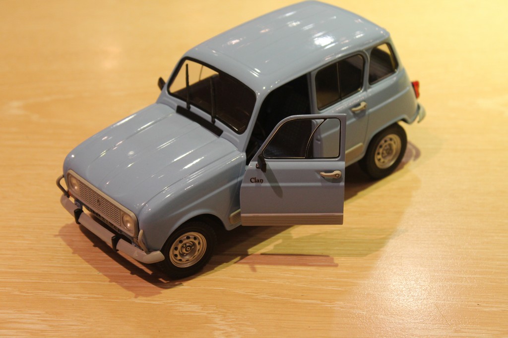 RENAULT 4L CLAN GTL BLEU 1989 SOLIDO 1/18°