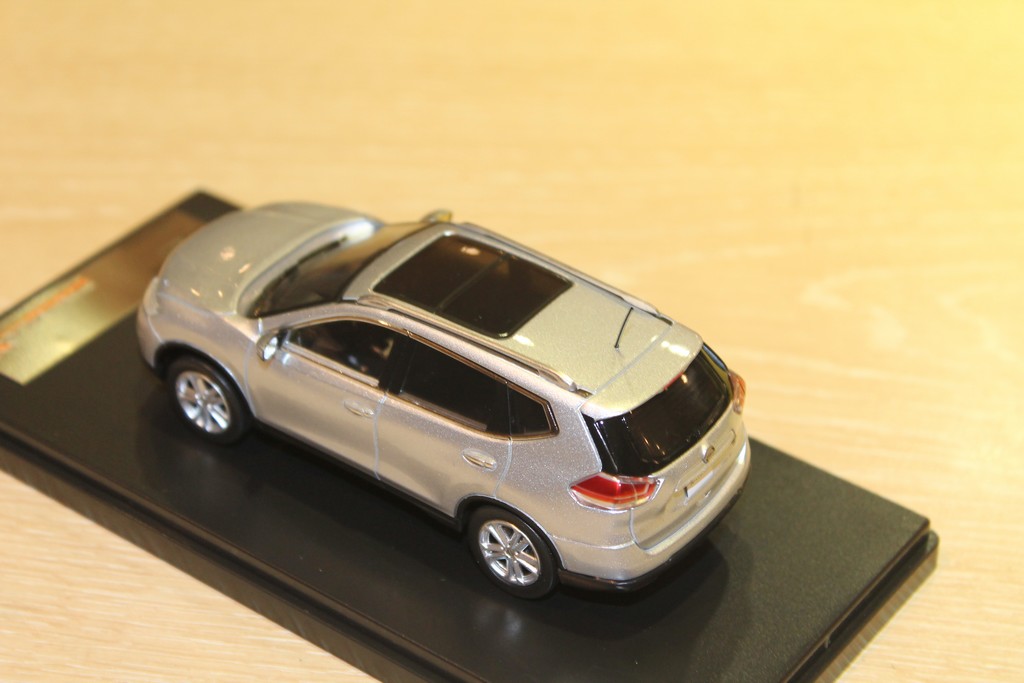 NISSAN X-TRAIL 2014 ARGENT PREMIUMX 1/43°