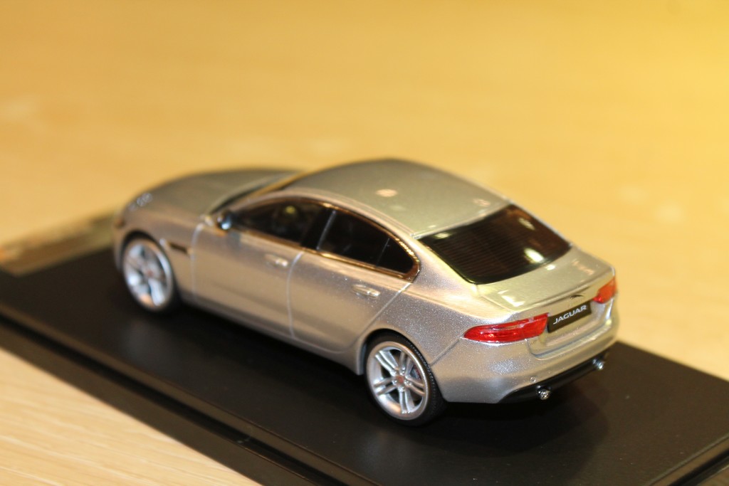 JAGUAR XE-GRIS METAL 2015 PREMIUMX 1/43°