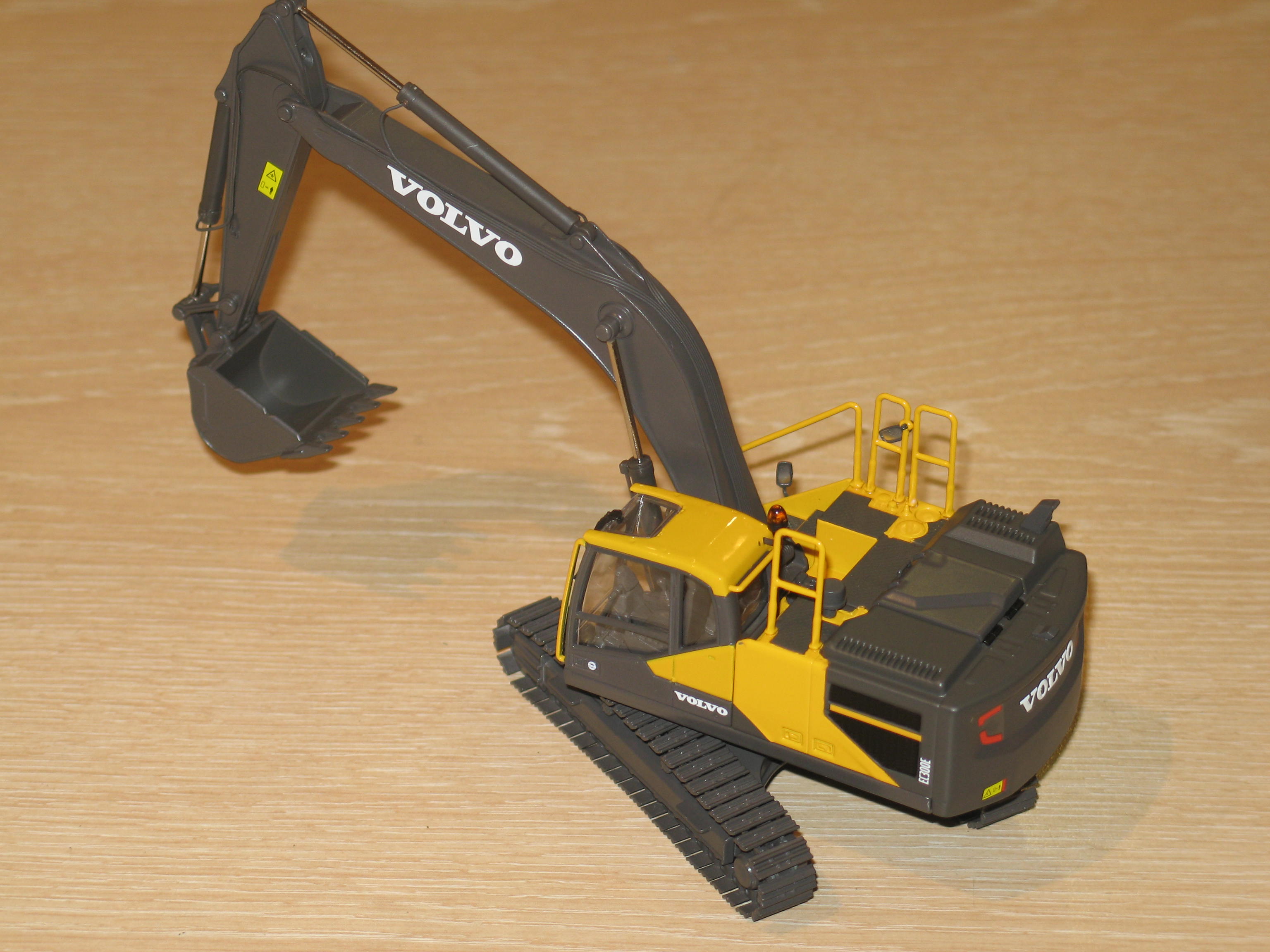 VOLVO EC300E 2012 MOTORART 1/50°