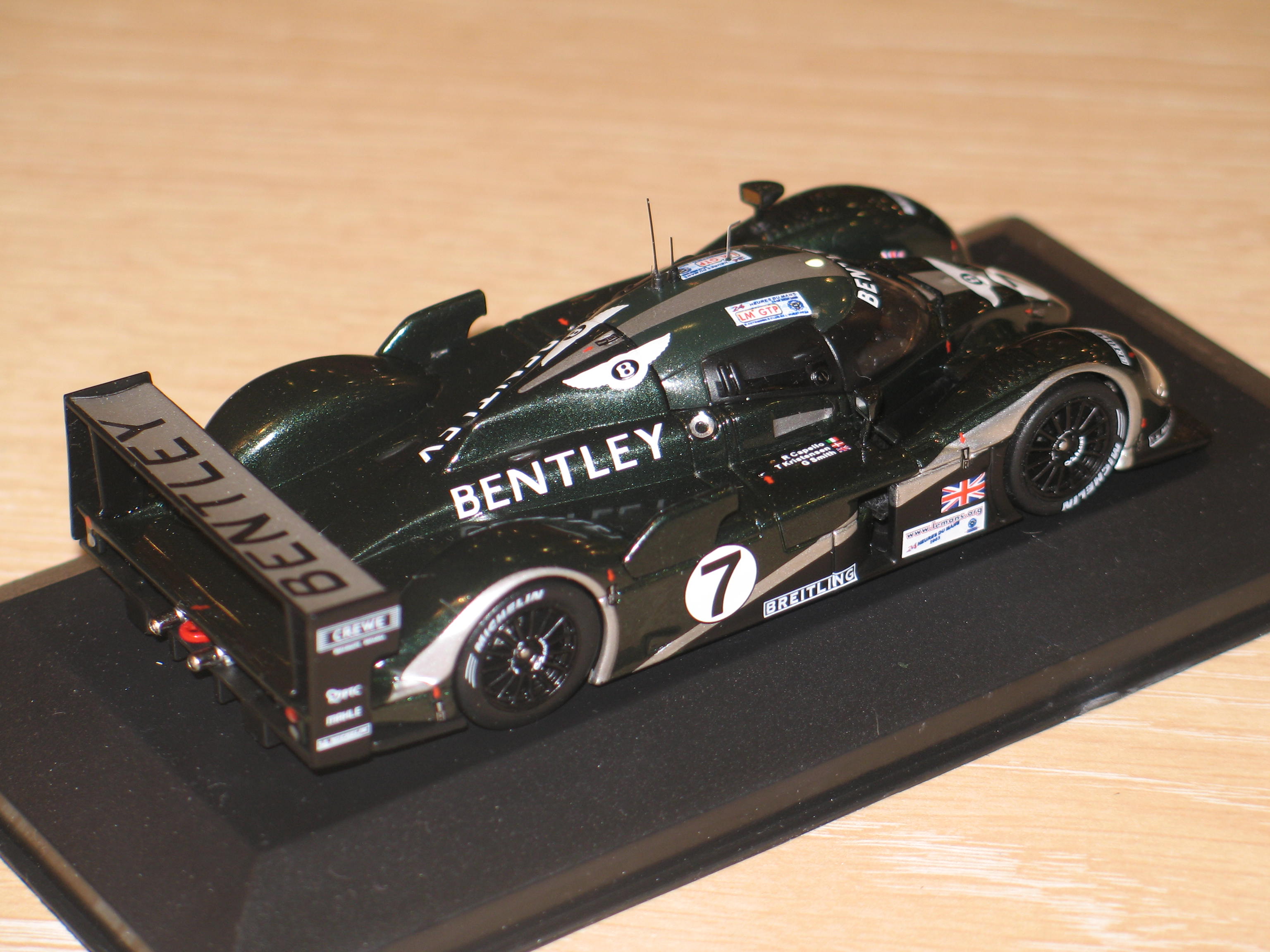 BENTLEY SPEED 8 WIN LM2003 IXO 1/43°