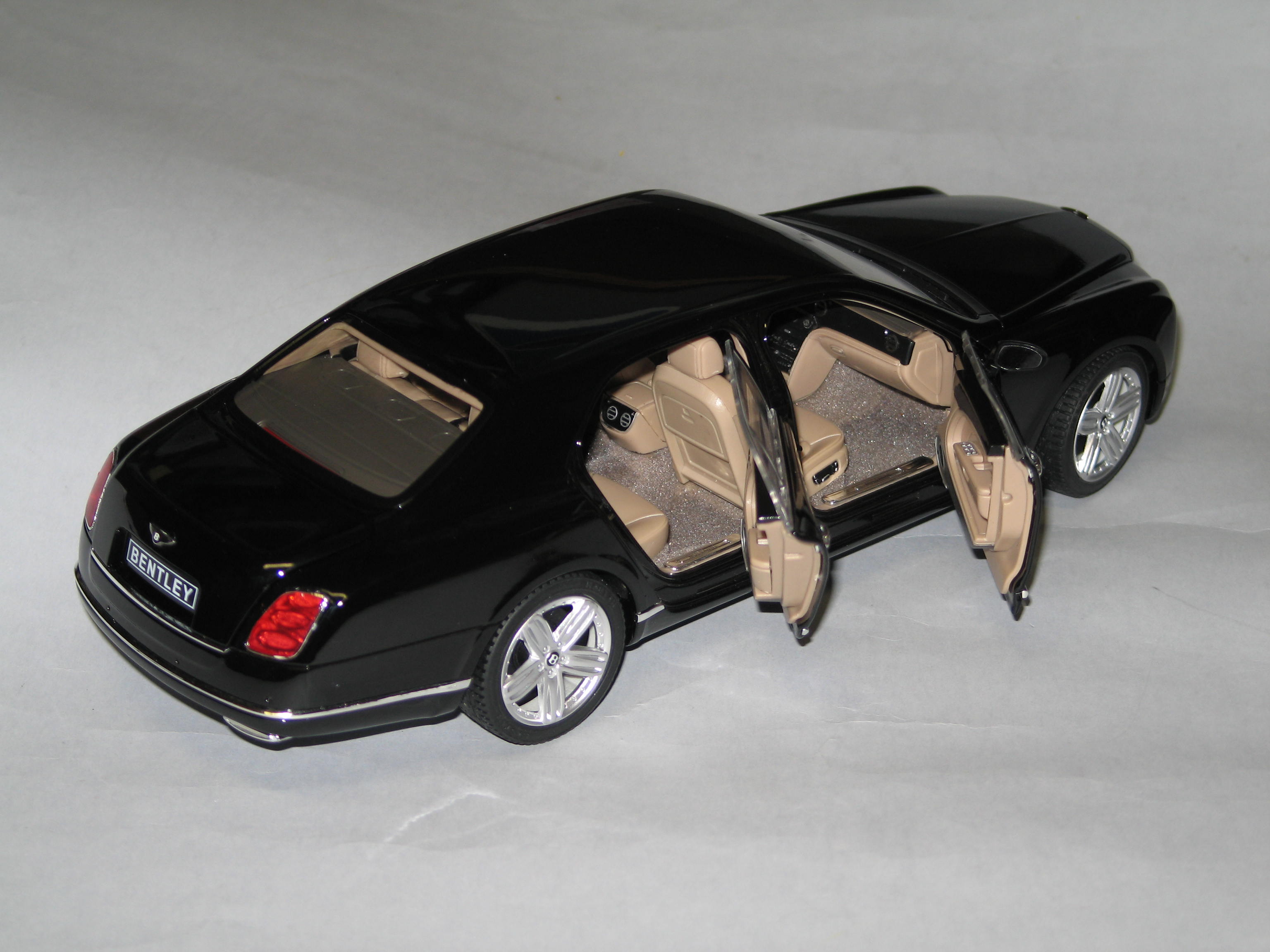 BENTLEY MULSANNE NOIR 2010 RASTAR 1/18°