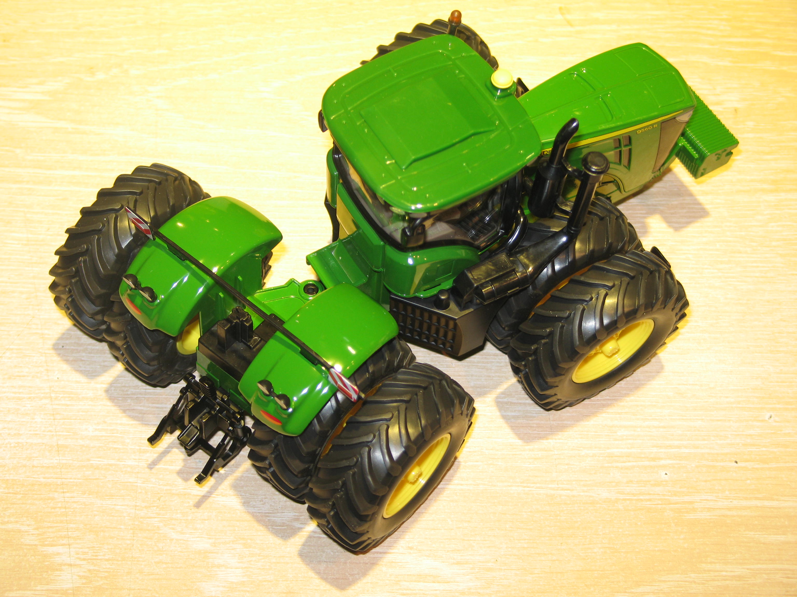 JOHN DEERE 9560R 2010 SIKU 1/32°