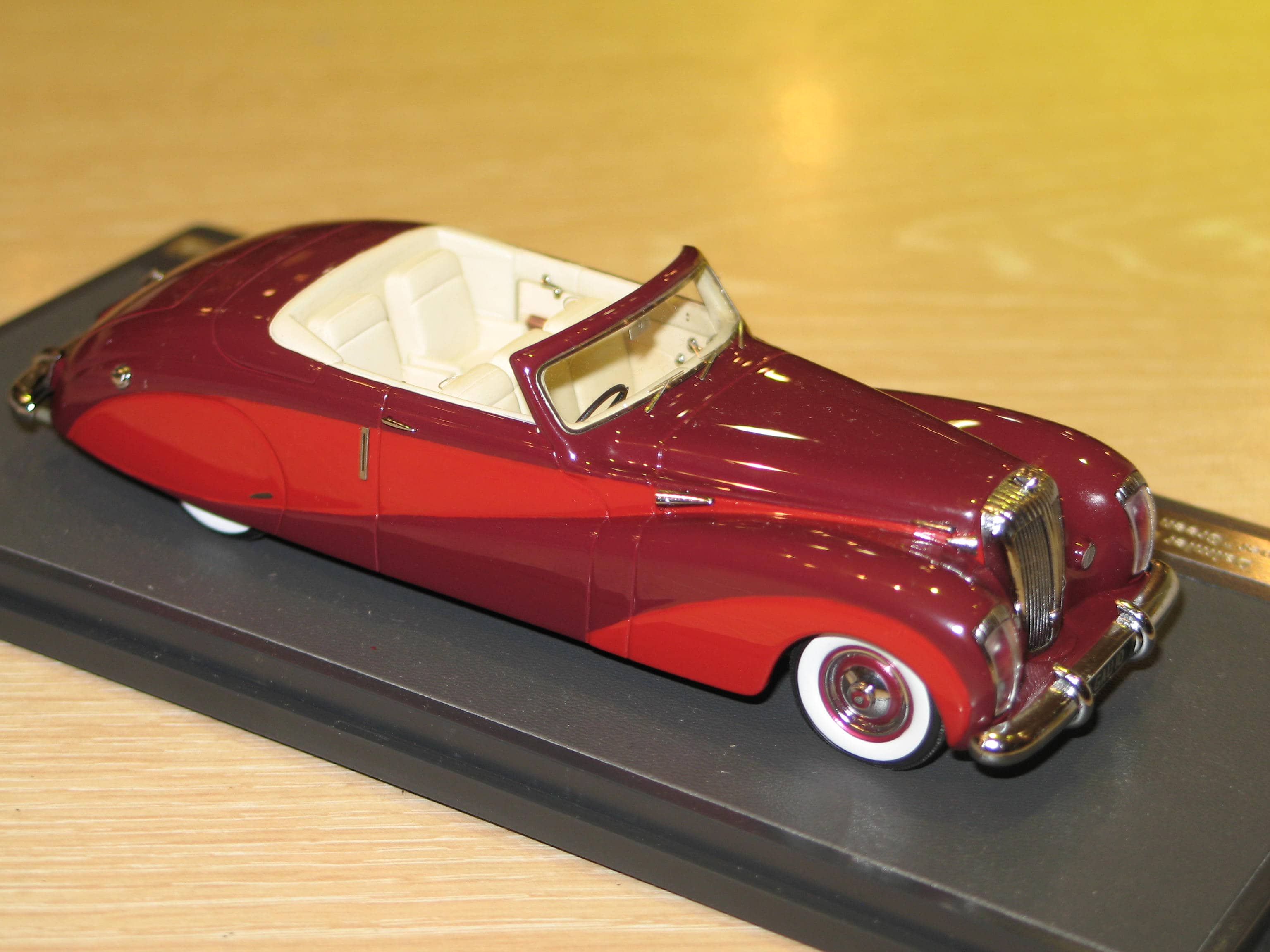 DAIMLER DE36 HOOPER ''GREEN GODDESS'' CABRIOLET 1953 au 1/18 Matrix MXL0402-012 EUR 255,95 - DE