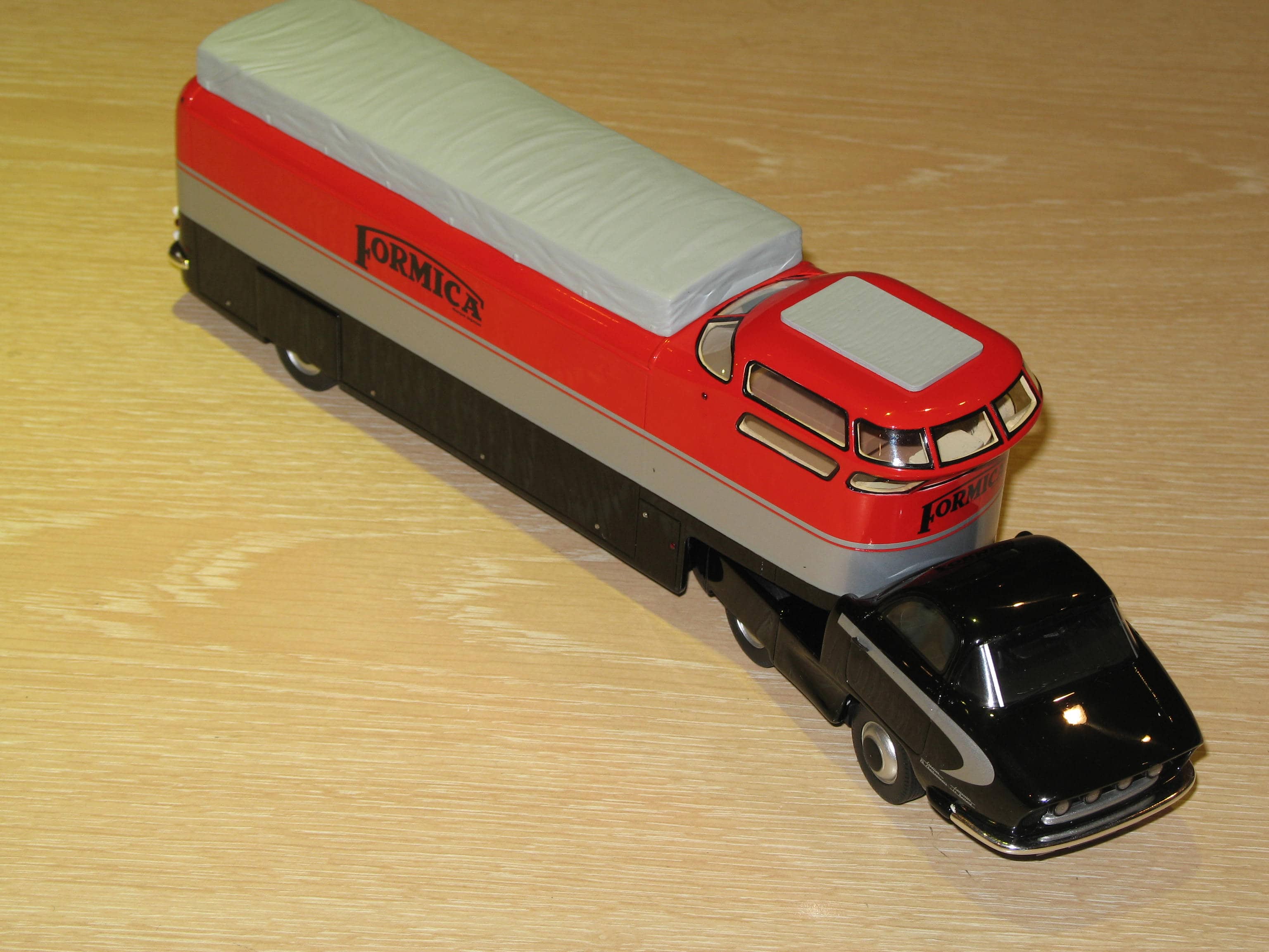 Camion Berliet TLB 19 "Le Bastard" Formica - Modèle Réduit 1:43 Perfex Ref 206 - Rouge 1961