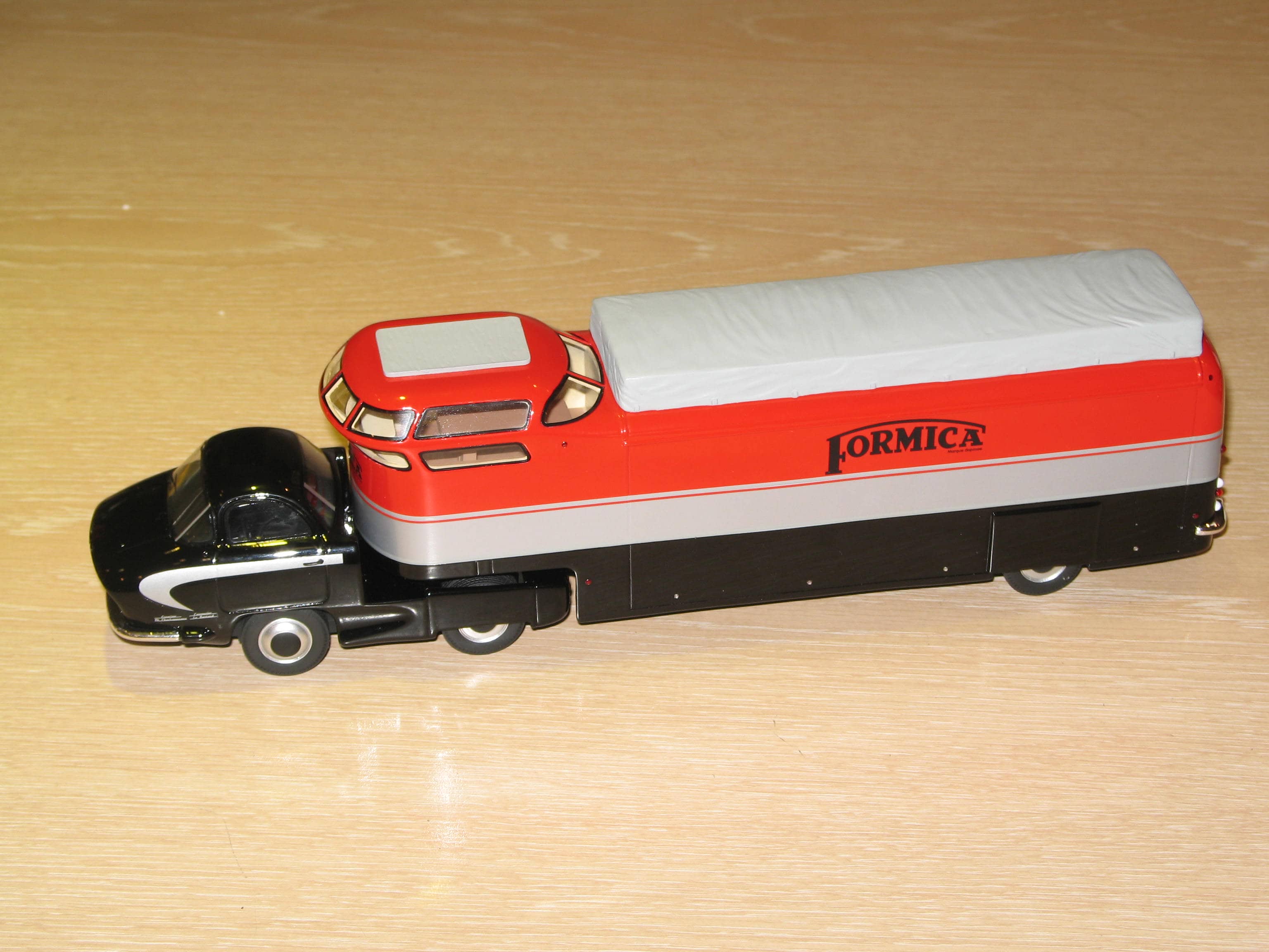 Die cast 1/43 Modellino Camion Truck Berliet TLB Vins du Postillion