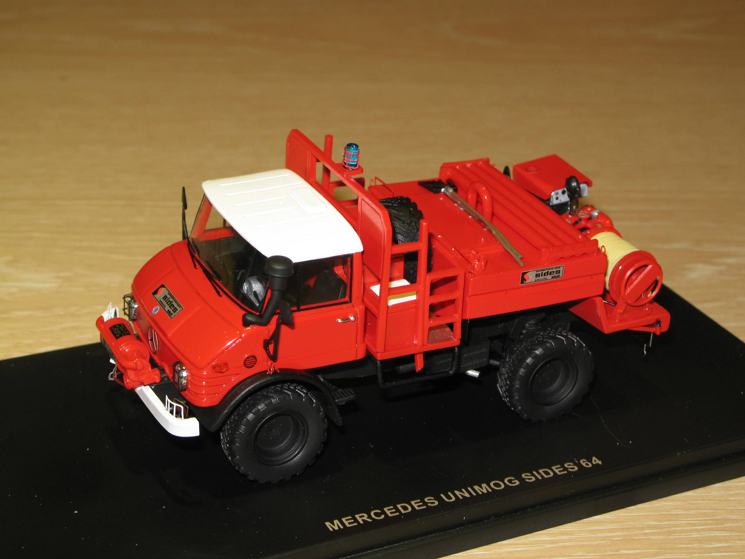 Camion De Pompiers Mercedes Unimog 4x4 - Modèle Réduit 1/43 Hachette N°14 - Occasion
