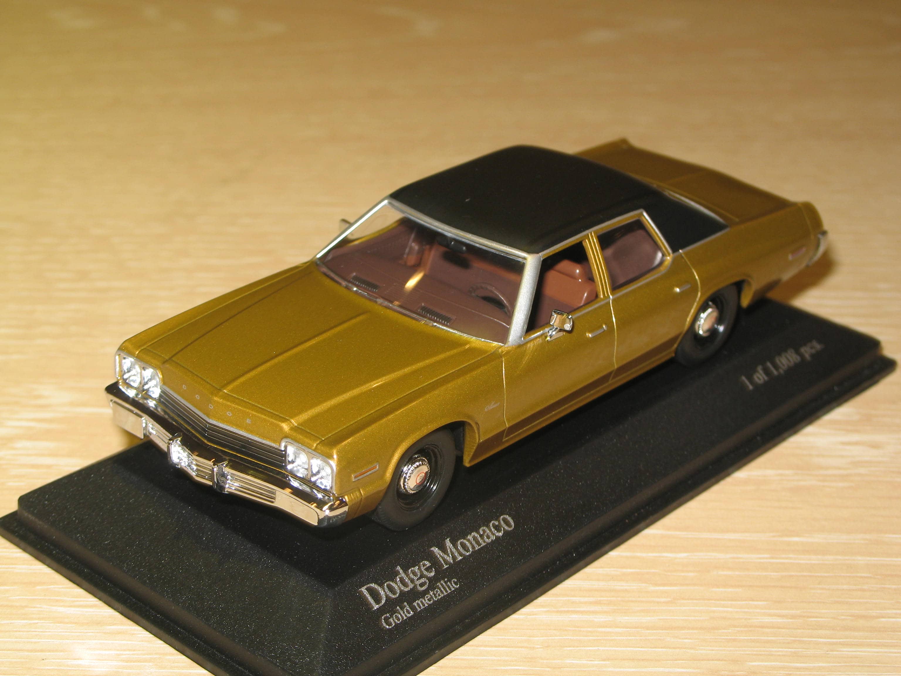 DODGE MONACO MINICHAMPS 1/43°