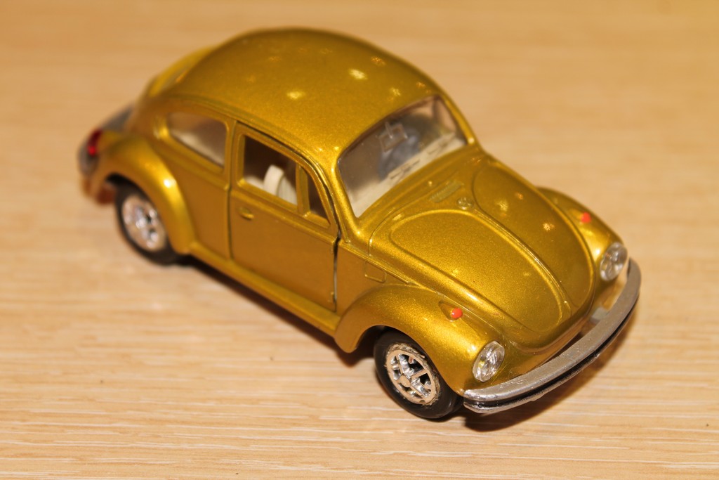 VOLKSWAGEN COCCINELLE 1302 1972 GAMA 1/43°