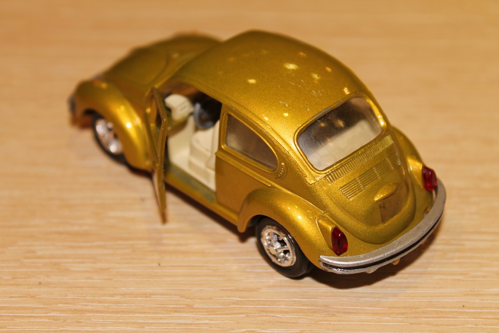 VOLKSWAGEN COCCINELLE 1302 1972 GAMA 1/43°