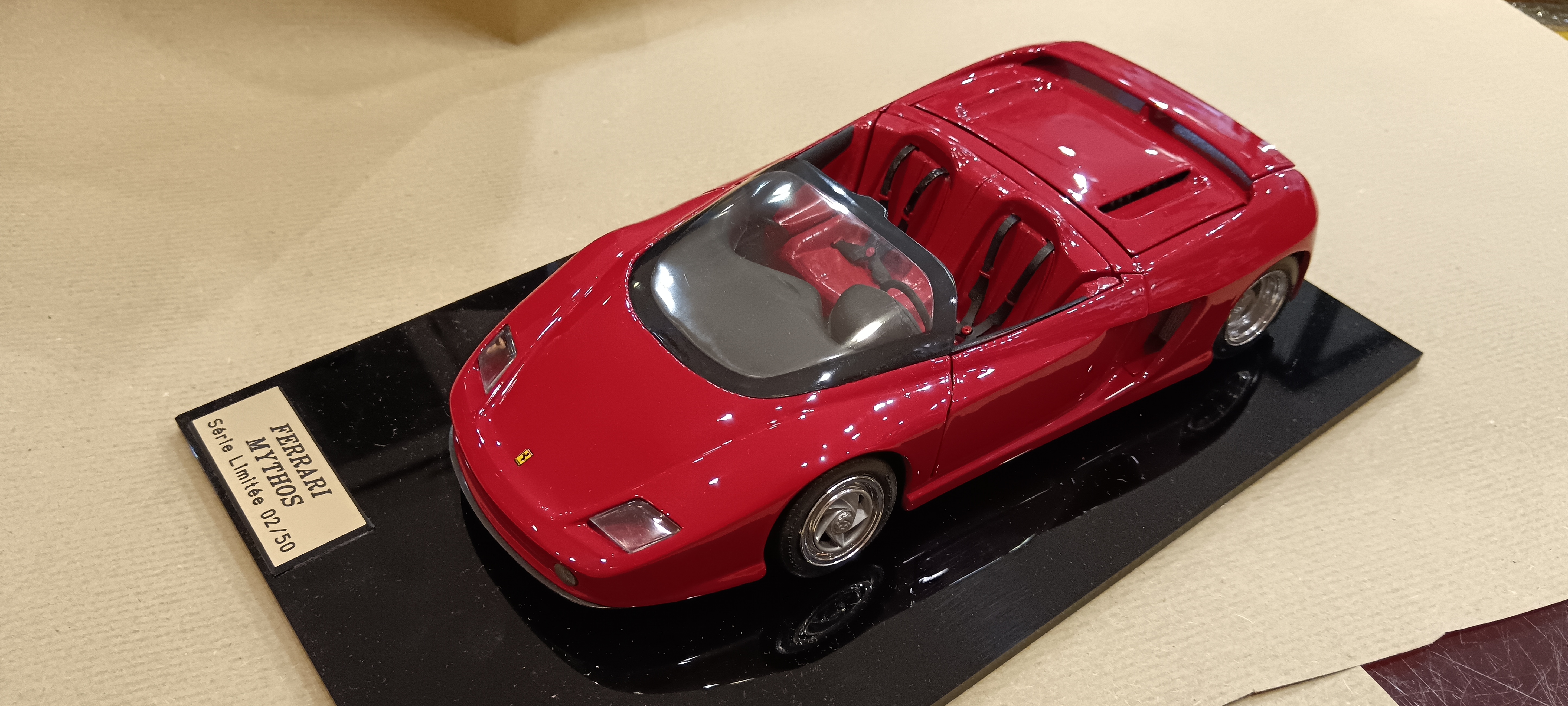 FERRARI MYTHOS 1989 FB MODEL CAR 1/18°